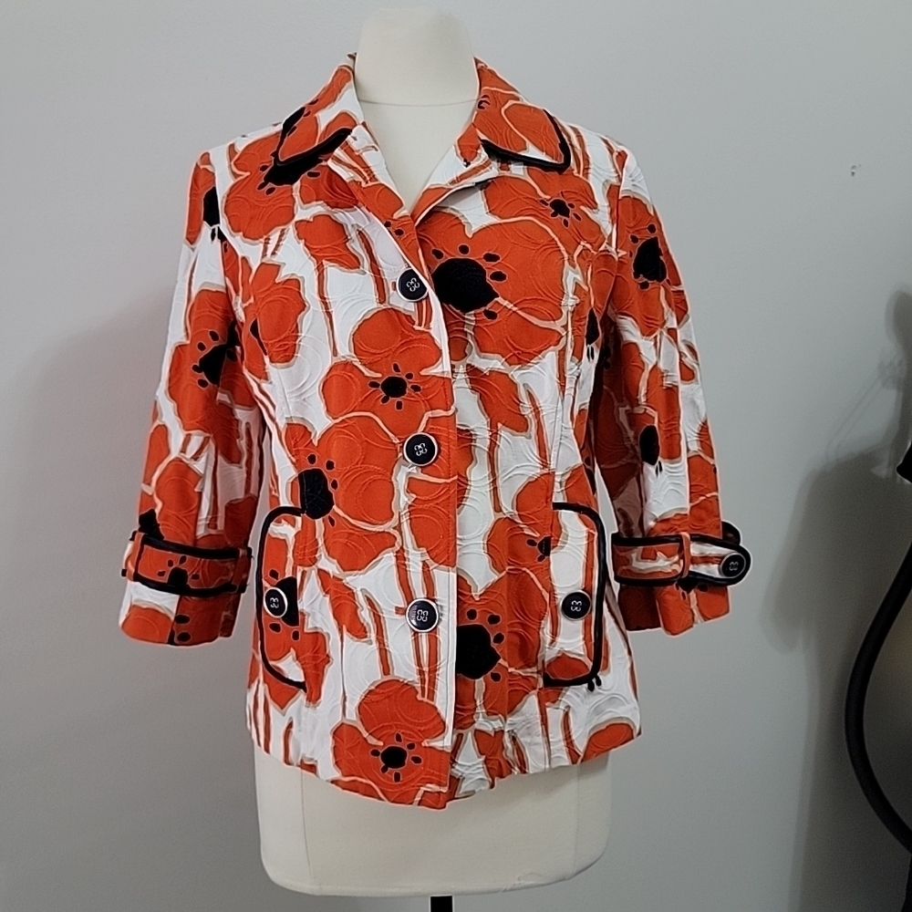 A La Carte Orange poppy print button-up blouse with black trim and buttons. Sz M